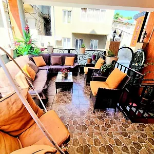 Qeroli Old Town Отель